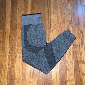 Victoria’s Secret PINK Black/Gray Contour Leggings